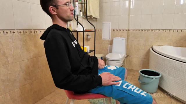 Пришла принять ванну, но ощутила в себе большой член - #2