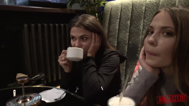 Встреча в кафе, которая продолжилась сексом с двумя мужиками - #1