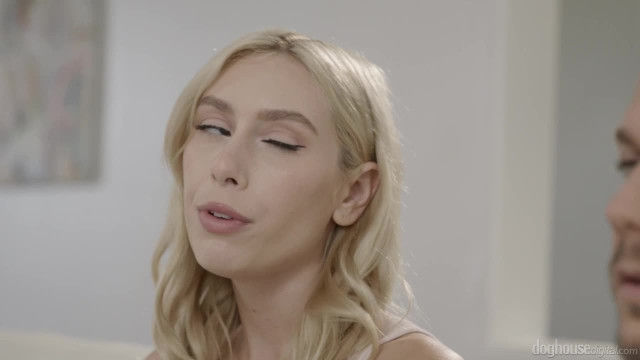 Грудастая леди, которая не побрила пизду, но готова присесть на член - #1