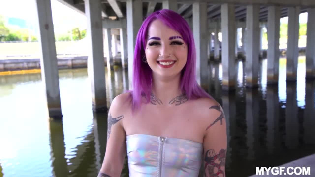 Яркая сучка, которая неистово поражает своей горячностью - #1